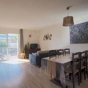 Appartement avec clim et parking - 6 pers. à deux pas de la plage - FR-1-874-17