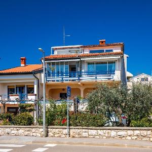 Apartments with parking space Rovinj - 25360