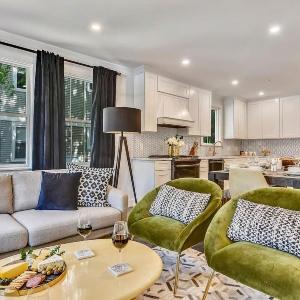Luxe Boston Condo Near T