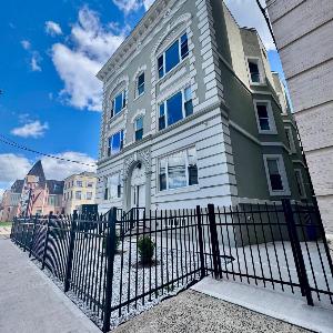 Grand Holiday 1BR Penthouse near Newark Airport