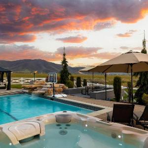 Heber Homestead: Pool Hot Tub Indoor Sport Court