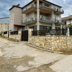 Golden View Berat 3BR Apartment with Castle View & Parking