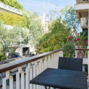 Lovely 1 Bd Apt with Balcony 10 min from Acropolis