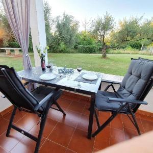 Bright accommodation near the sea in Zambratija