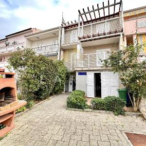Apartments with parking space Novalja Pag - 25685