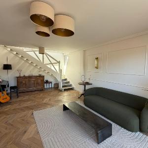 Large 105m Apt with Terrace & Parking
