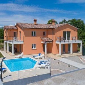 Villa Paola Vinez