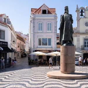 Cascais Escape Walk to Old Town & Beach wAC