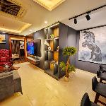 VINTAGE PENTHOUSE APARTMENT - GOLDCREST MALL By ALVIS SUITE