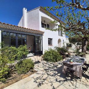 Villa avec piscine climatisée WIFI plage à pied