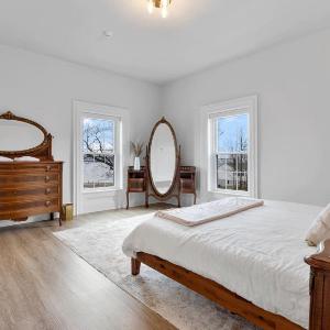 Private Suite at the Cayuga Shoreline