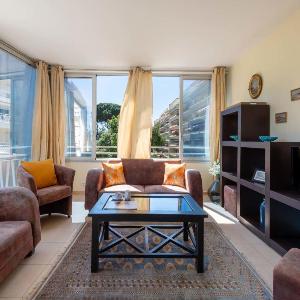 Bright 2-Bedroom Apartment Close to La Croisette & City Centre