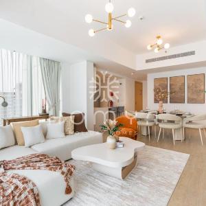 Lux Yas Escape w Beach & Pool Access Near F1