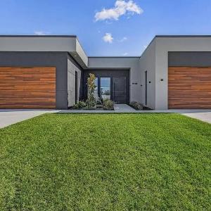 Modern Luxe Home - pool jacuzzi and channel view