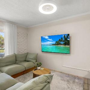 Whitecaps Resort Unit 4 44 Edmund Street KIngs B
