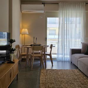 Troy's Seaview Apartment