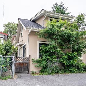 Modern 3BR Lane House Vancouver