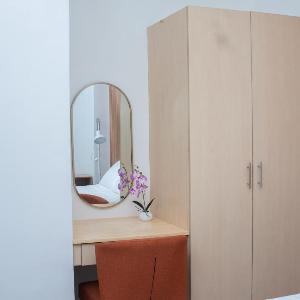 206 Executive Granvia Suites