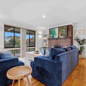 Sea La Stay Beach House by Book Jervis Bay - Spacious Dual Living Retreat in Vincentia 3 Mins Walk to the Beach