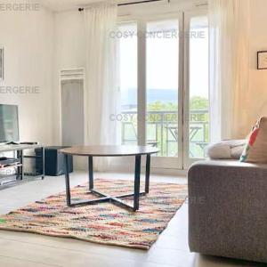 Studio Félix • Charmant studio avec balcon • Parking • WiFi • Tram B à proximité