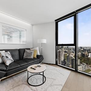City-View 1-Bed Retreat Near Queen Vic