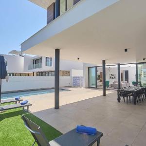 Brand New 4 bedroom villa in Protaras center