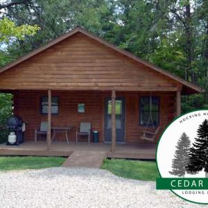 Romantic Cabin w Hot Tub Near Old Mans Cave