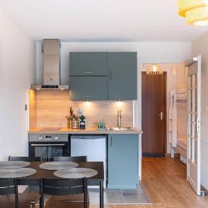 Appartement central balcon sud - 2 pers. - FR-1-821-62