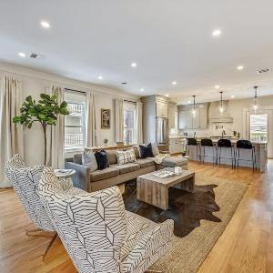Spacious New Renovation Near T