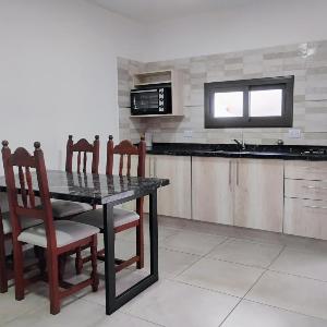 departamento ubicación centro cama dos plazas y cama marinera cochera y pileta
