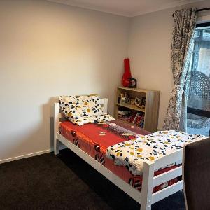 Tranquil Retreat Cozy Single Room with Private Facilities in Halswell