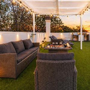 Casa Faro Apartment with private rooftop terrace 5 minutes from La Viborilla beach Benalmádena