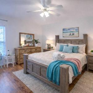 4014 Gulf Shores family friendly 2 pools Duplex