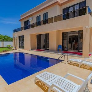 Private Villa with a Pool AC Solar power and Starlink Internet