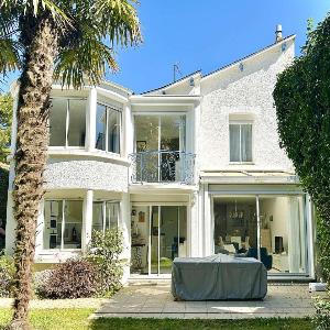 Maison 5 pièces - Plage et Commerces à proximité - CENTRE LA BAULE - LB000-055