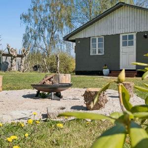 Holiday Home For 6 Near Beach And Hals Town