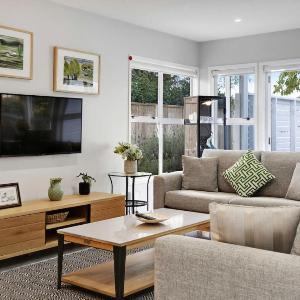 Remuera 3BR Elegance Home with Outdoor Living