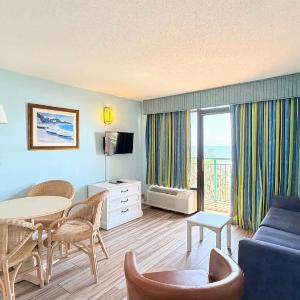 Direct Oceanfront 1BR 3rd Floor Retreat