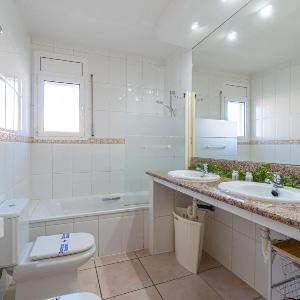 RESIDENCIA ALBERES -Apartamento completo con piscina barbacoa parking- C