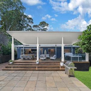 Narrowneck Escape by Bespoke Stays