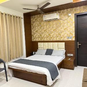 hotel barsana palace