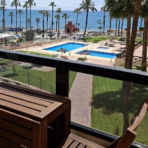 Beachfront Studio Sea Views & Pools REF022