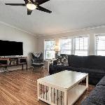 Cozy Beach Bungalow - Enjoy Lake Views from Front Porch & Fire Pit!