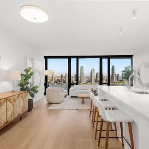 Embassy II 24th floor 2BR with Doorman Gym Pool