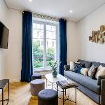 UrbanFlat 92 - Fresh 2 Bedroom Apartment in the center of Paris