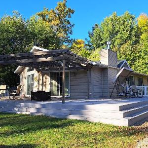 Lake Melissa Cabin on the Commons