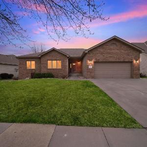 Quiet Lincoln Gem 3 King BRs Garage home