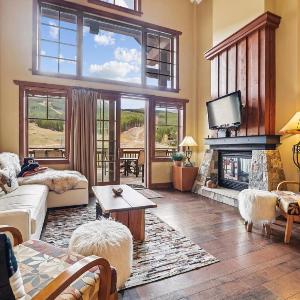 One Ski Hill Place 8516-Large One Ski Hill Place Penthouse Ski-In/Out with Spa