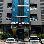 1Bedroom Hall and Kitchen Entire Flat Main ISB