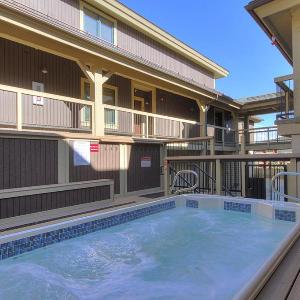 Tyra Riverbend 213: Ski In Ski Out Breckenridge Condo